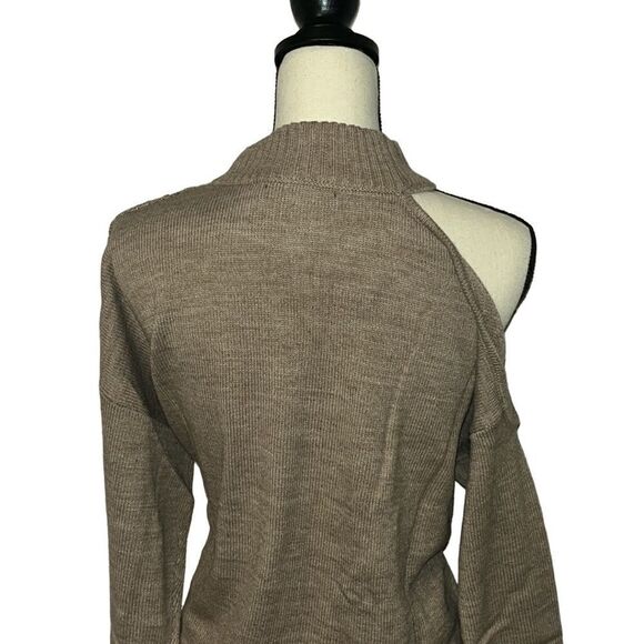 NY&Co Cable-Knit Cut-Out Pullover Sweater - Picture 8 of 12